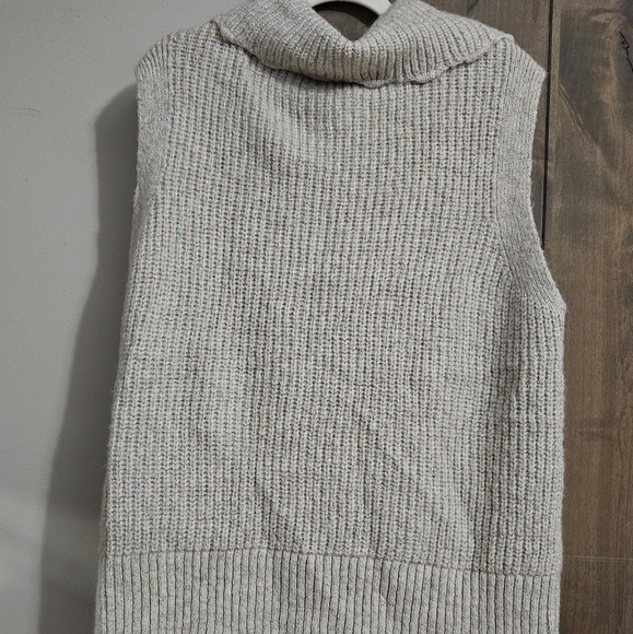 ZARA Gem Button Metallic Bib Collar Knit Vest. Size medium - Picture 12 of 13